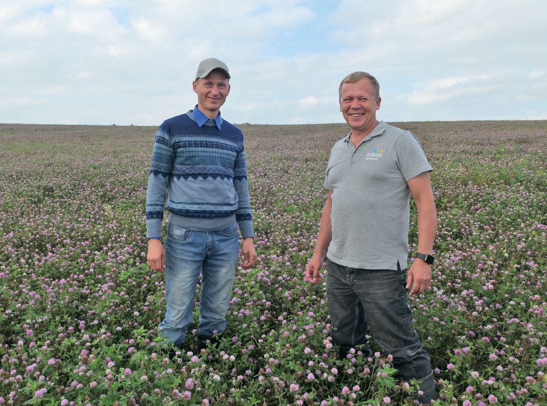 Л. Н. Олин (слева) и К. А. Холодков