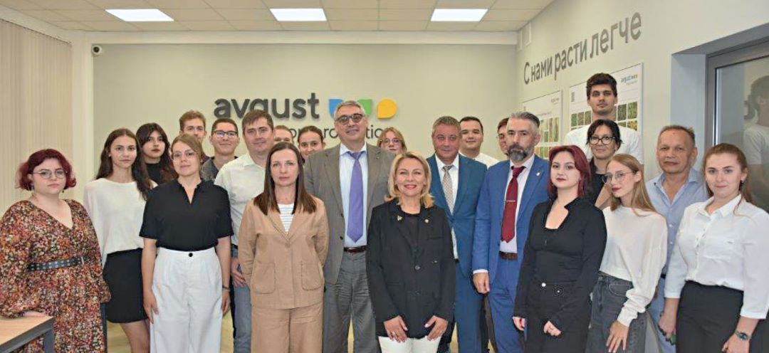 На церемонии открытия аудитории