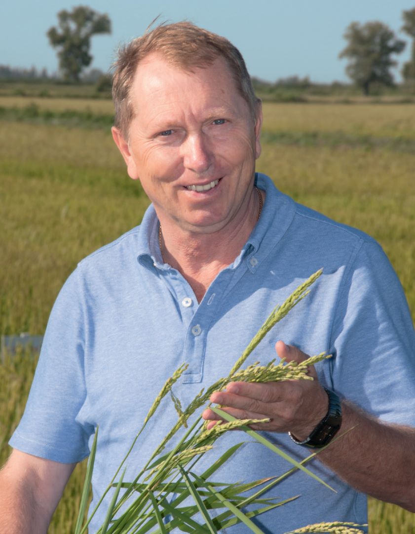 «Не сдаем позиции лидера»…